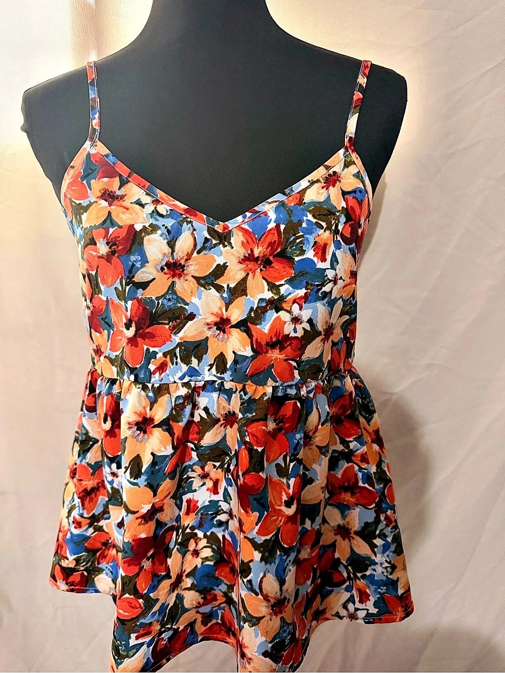 NWOT Floral Spaghetti Strap Camisole Red & Blue Like New